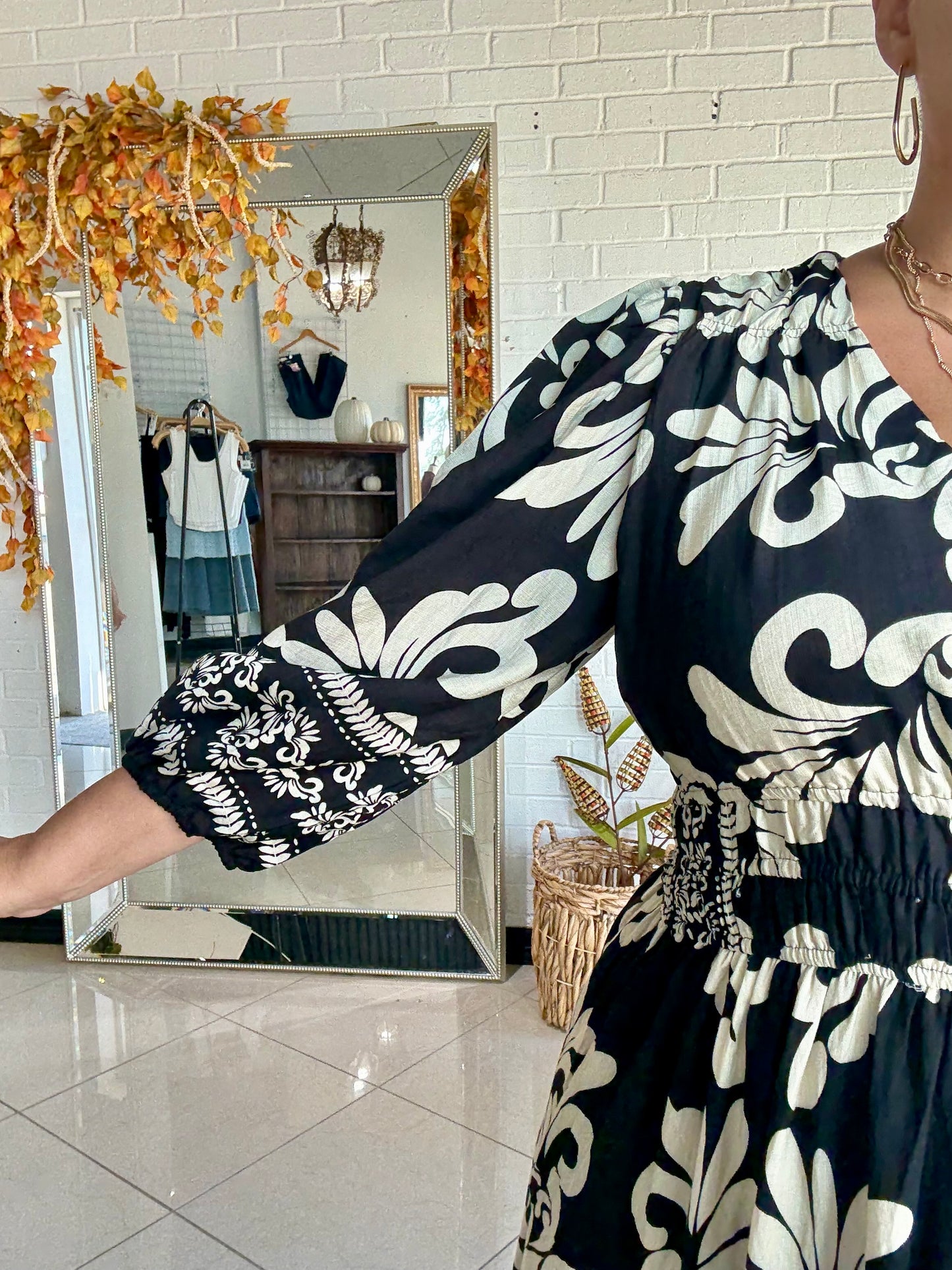 The Eleanor Midi Dress - Black