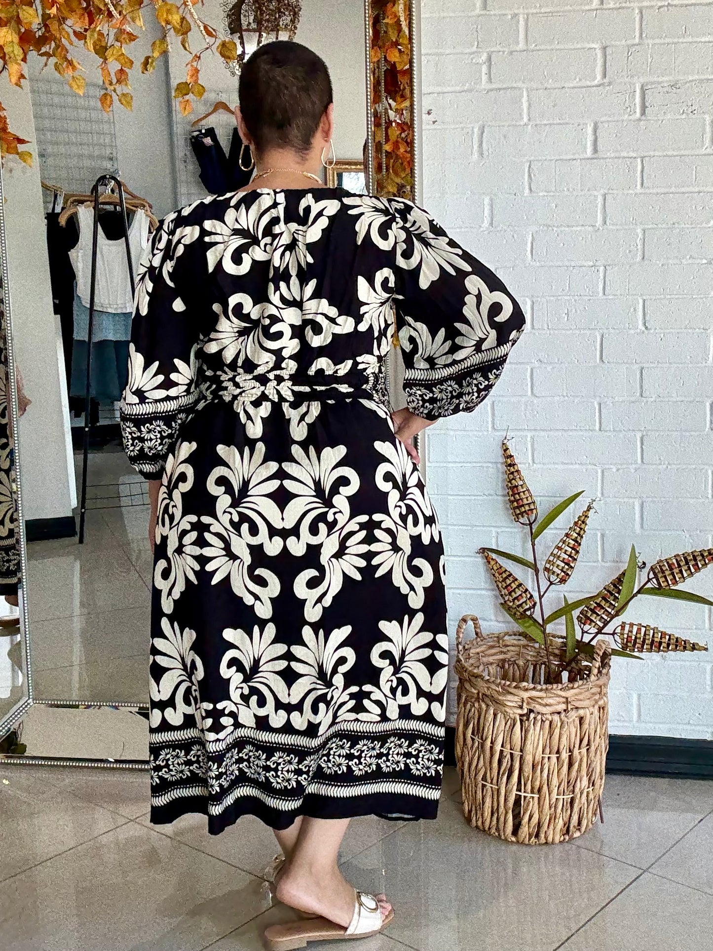 The Eleanor Midi Dress - Black