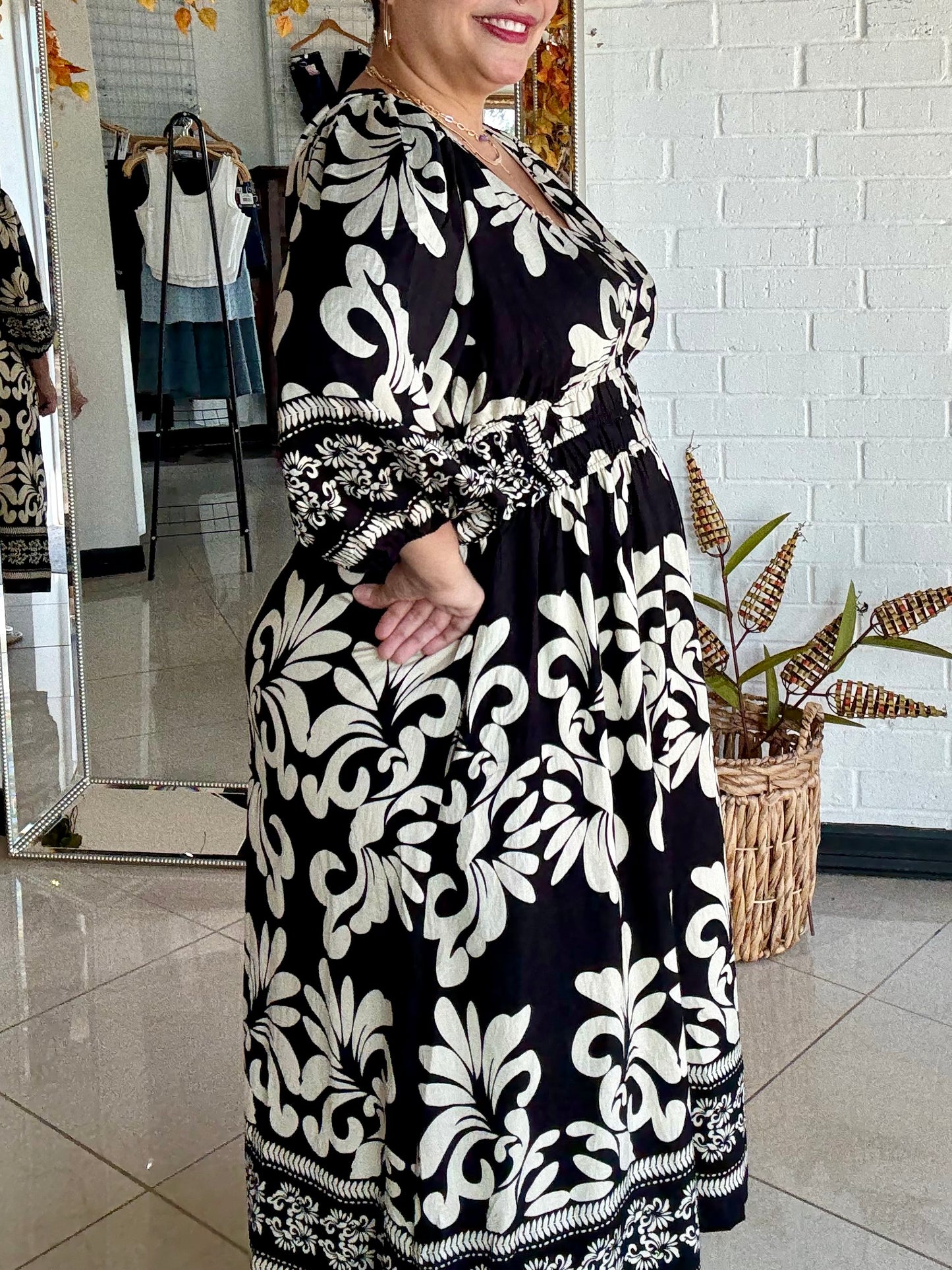 The Eleanor Midi Dress - Black